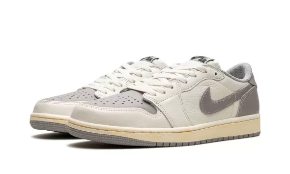 Air Jordan 1 Low OG - Atmosphere Grey